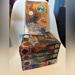 Epic order of 7 Max & Liz books​